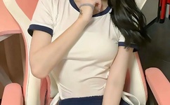 我半夜摸睡着的妺妺下面的小说